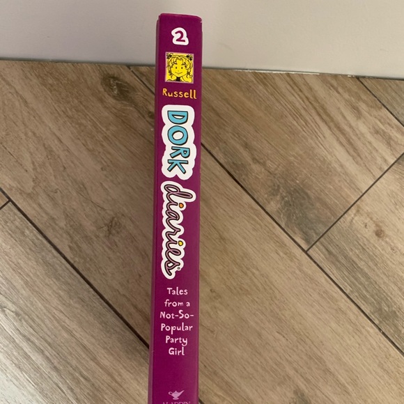Dork diaries books #1-3 - Picture 3 of 8